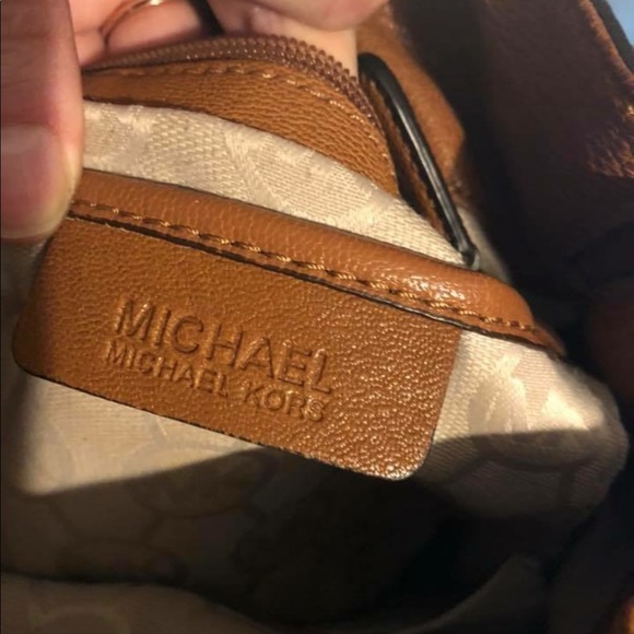 Authentic Michael Kors handbag - Picture 2 of 3